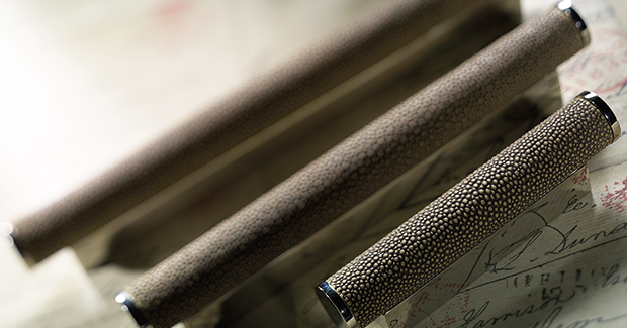 Shagreen Scroll is available in lengths of 101, 155 and 196mm.