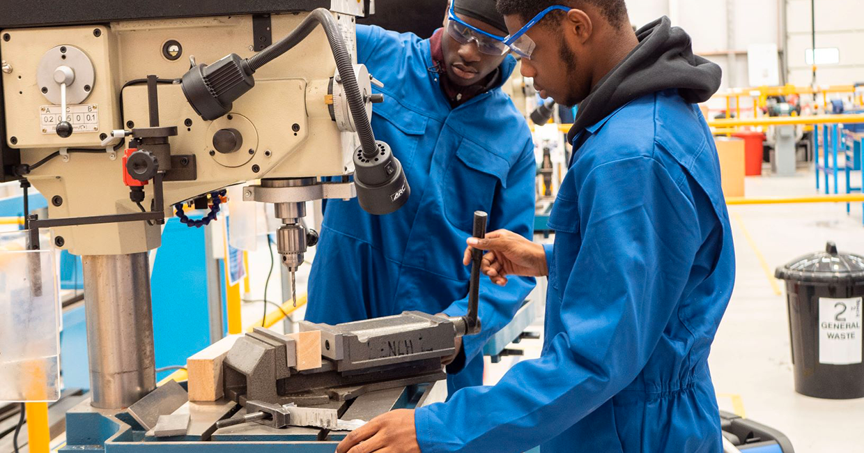 Make uUK calls on manufacturing to help kickstart young careers